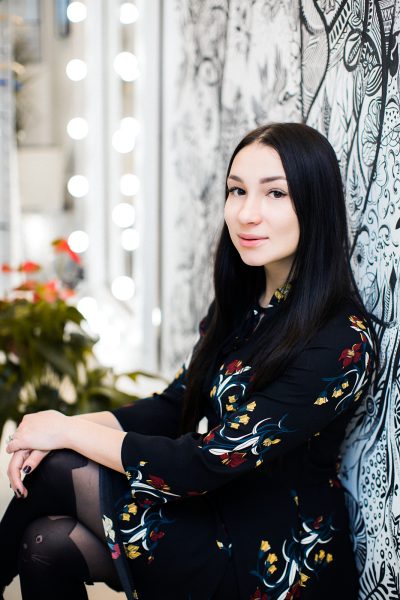 Emmelie Delage: Когда заказывали первые визитки, уже писали: «Торговый дом обуви»