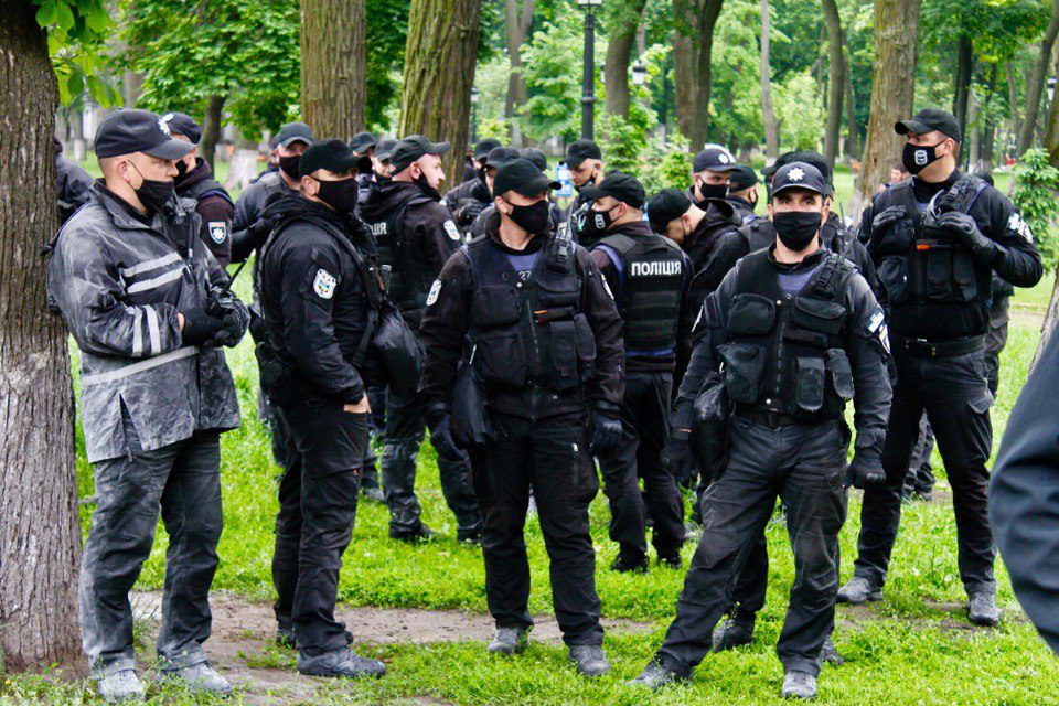 Кому дзвонити, коли ґвалтує поліція?