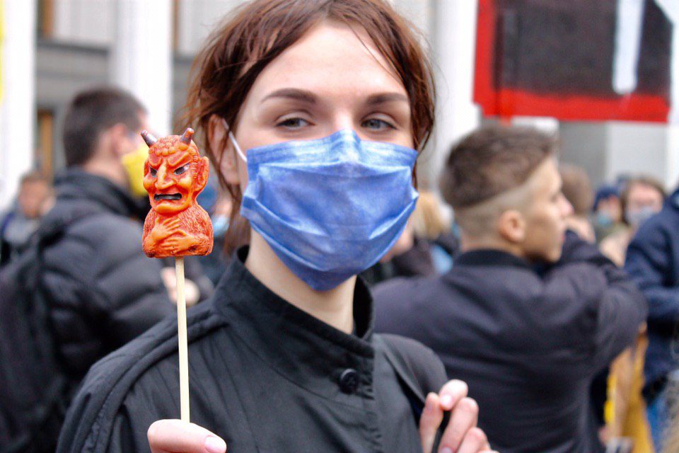 Кому дзвонити, коли ґвалтує поліція?