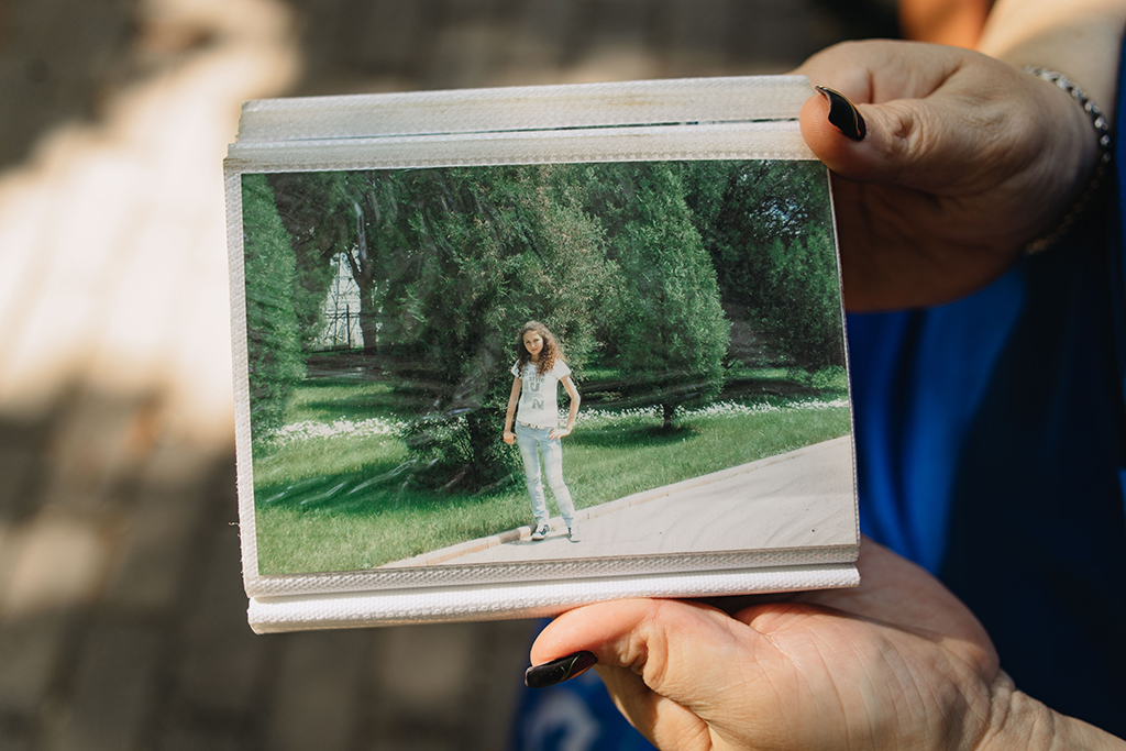 «‎За два роки роботи жодному волонтеру, жодній людині ми не сказали “‎Ні”». Історія керівниці шелтеру в Ясногірці Олени Спрогіс