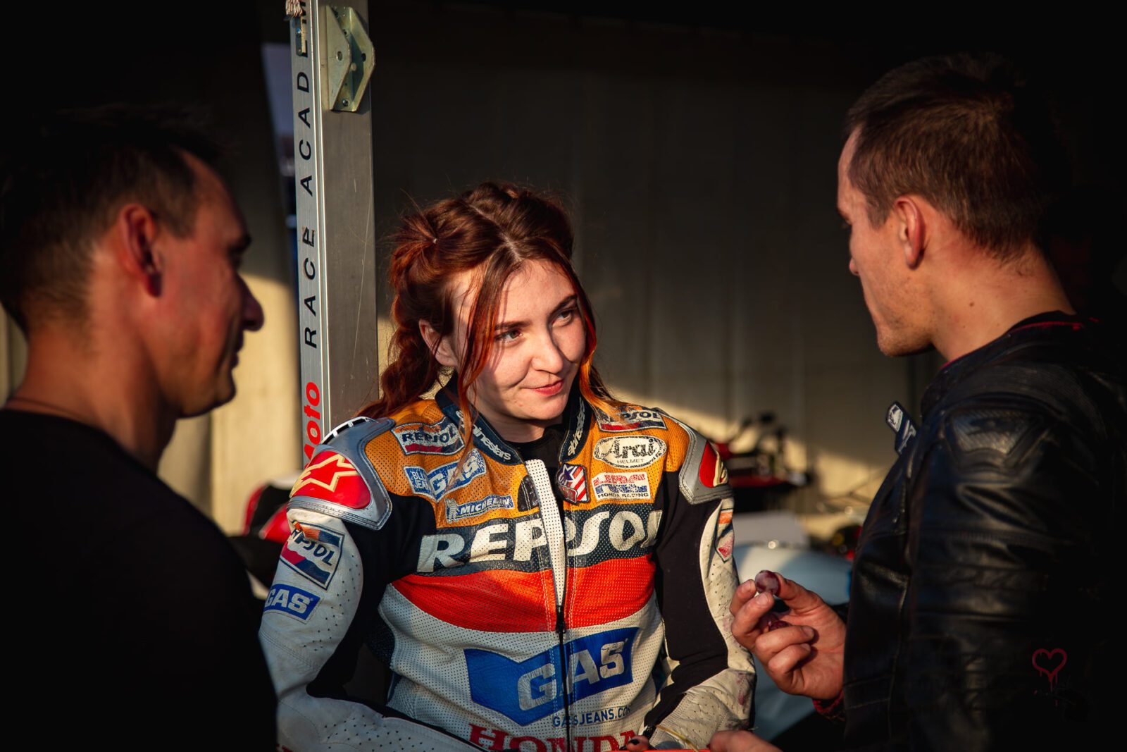 Моторні дівчата