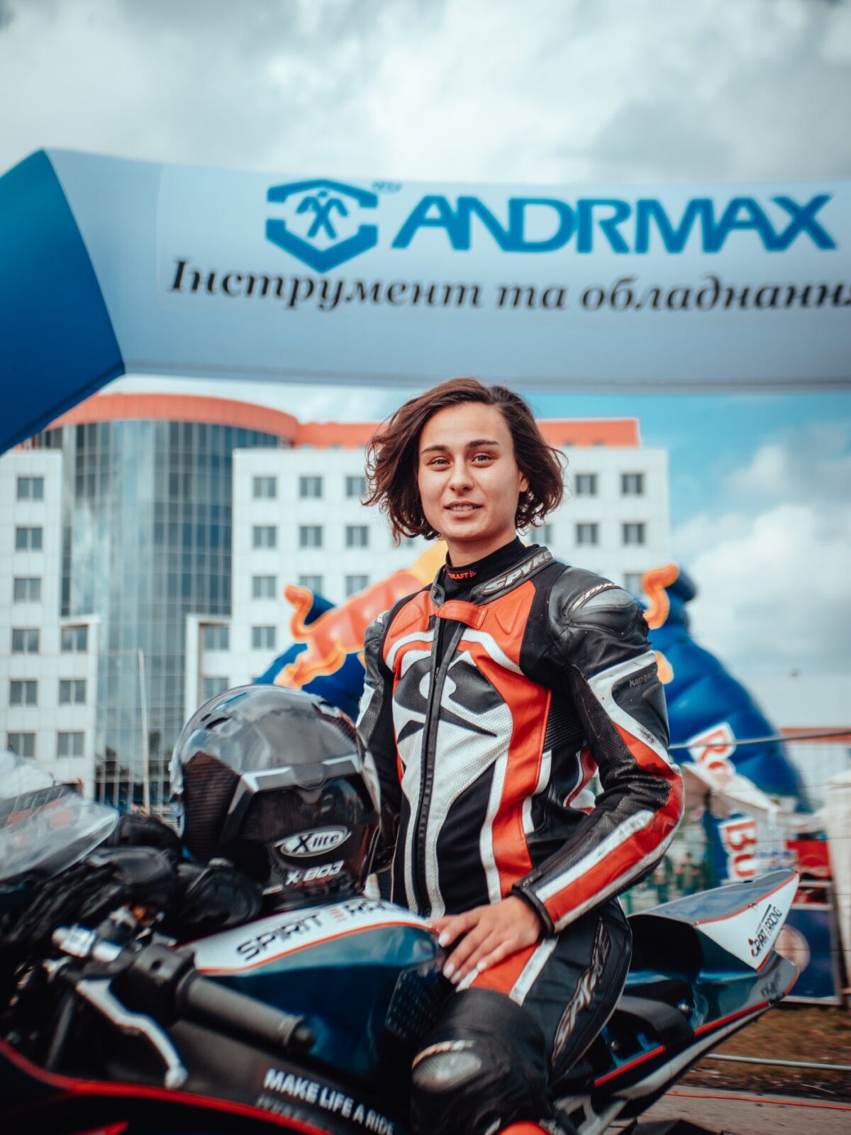 Моторні дівчата