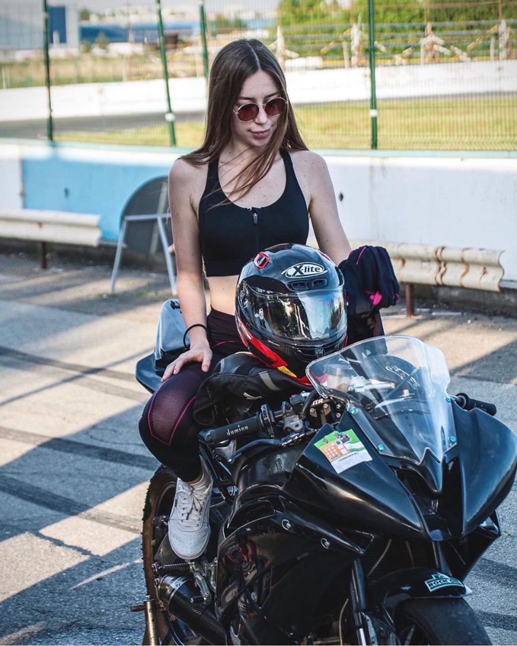 Моторні дівчата