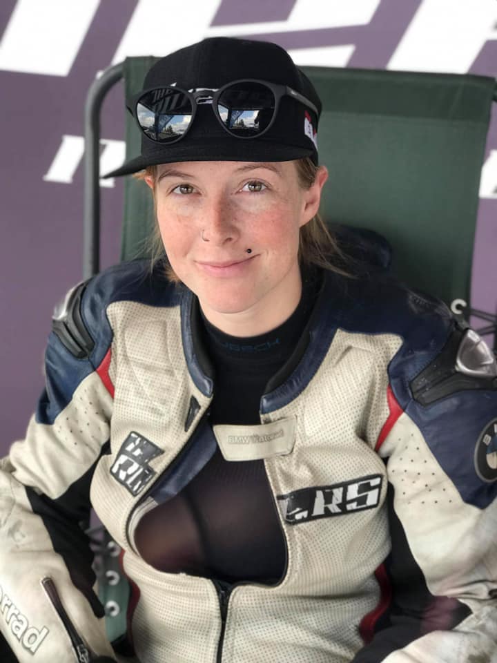 Моторні дівчата