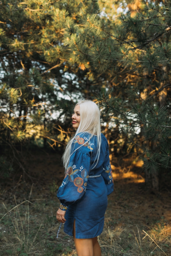 «‎Найбільше сумую за довгими прогулянками з собаками в лісі. Зараз ліси навколо заміновані». Історія зооволонтерки Наталії Тітомир