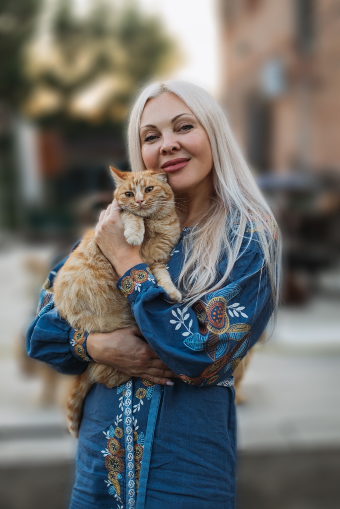 «‎Найбільше сумую за довгими прогулянками з собаками в лісі. Зараз ліси навколо заміновані». Історія зооволонтерки Наталії Тітомир