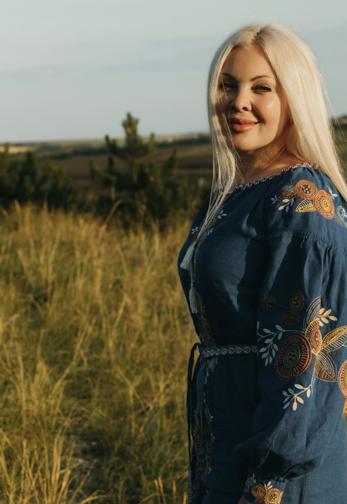 «‎Найбільше сумую за довгими прогулянками з собаками в лісі. Зараз ліси навколо заміновані». Історія зооволонтерки Наталії Тітомир