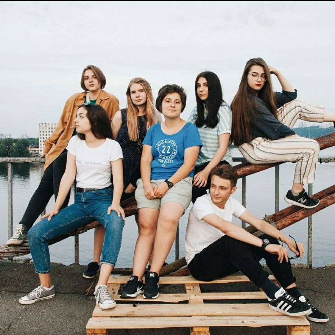 «Найпоширеніше запитання, з яким звертаються підлітки, – це статеві стосунки». Як працює проєкт Teenergizer