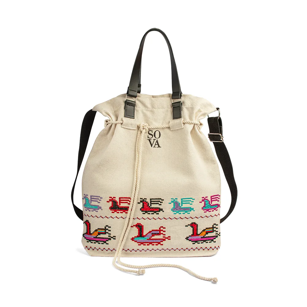 Ювелірний дім SOVA презентував до зимових свят лімітовану капсулу подарунків за давніми зразками вишивки 