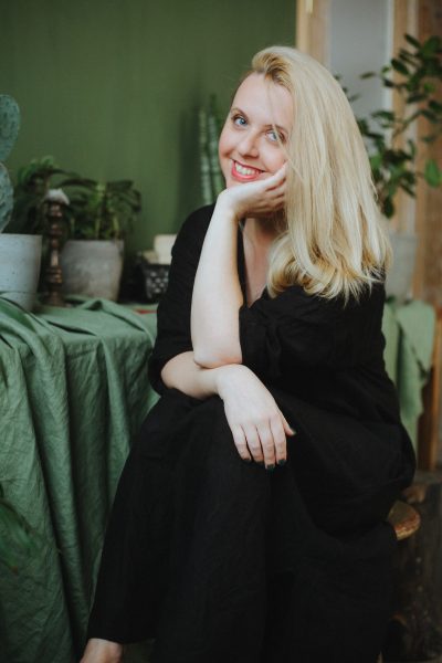 «Анатомія письменниці»: Як писати тексти та випускати книжки