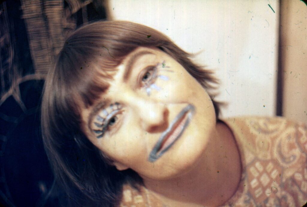 Документальний фільм про художницю Аду Рибачук