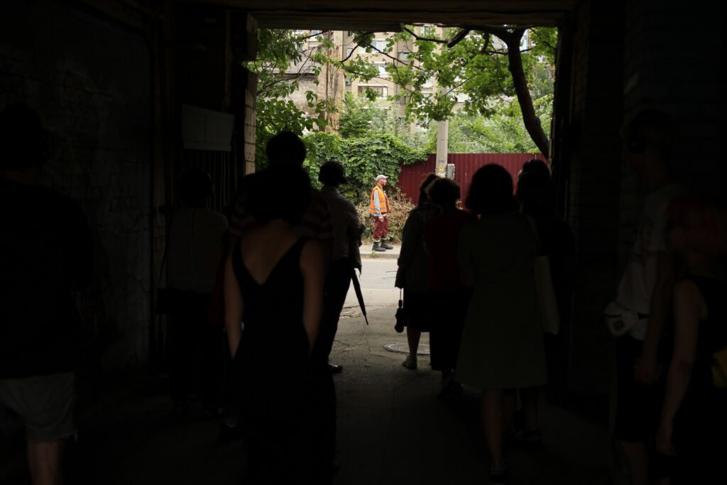 «Менше засудження і більше емпатії». Прогулянка «Зникла подруга»