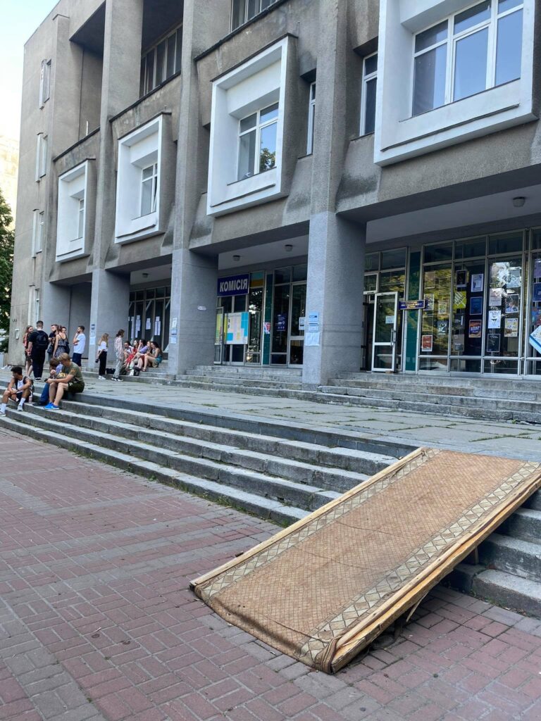 Безбар’єрність та чому через її відсутність я не маю спогадів про школу?