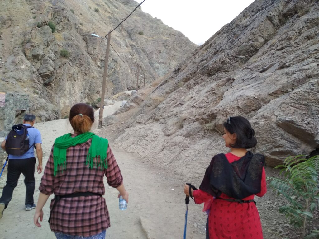 Як дівчині подорожувати безпечно: чекліст