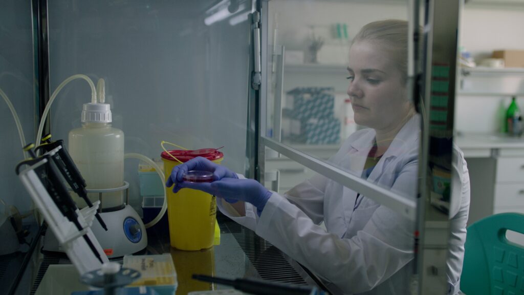 В Україні виходить документальний серіал про науковиць