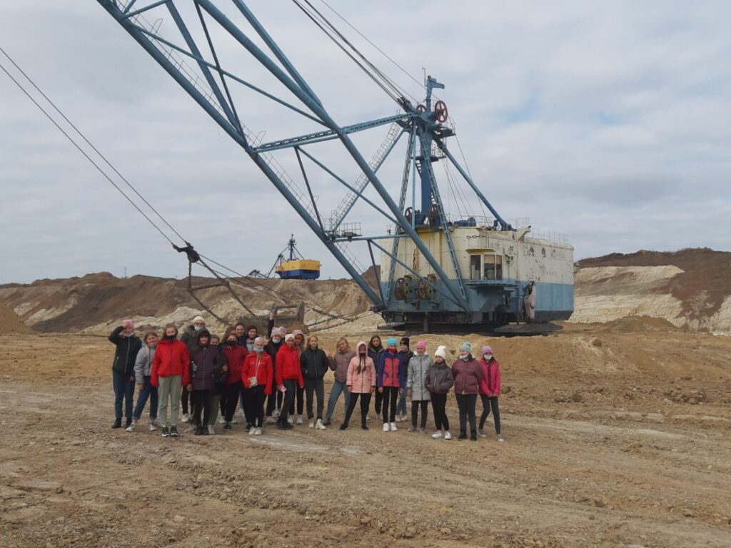 «Не бійтеся вчитися та починати, адже лише так ви зможете втілити свої ідеї». Як минув Національний день дівчат у технологіях