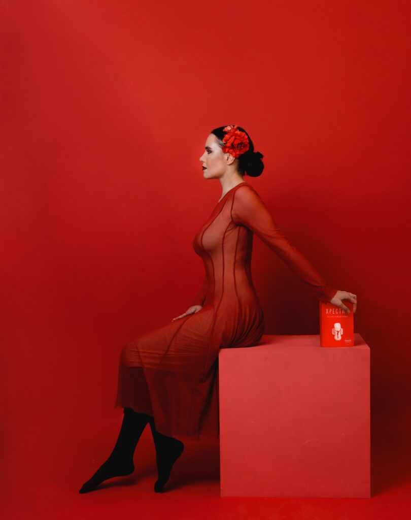 «Хрестик, або Дуже кривава книжка». В Україні виходить друком найвідвертіша книжка про менструацію