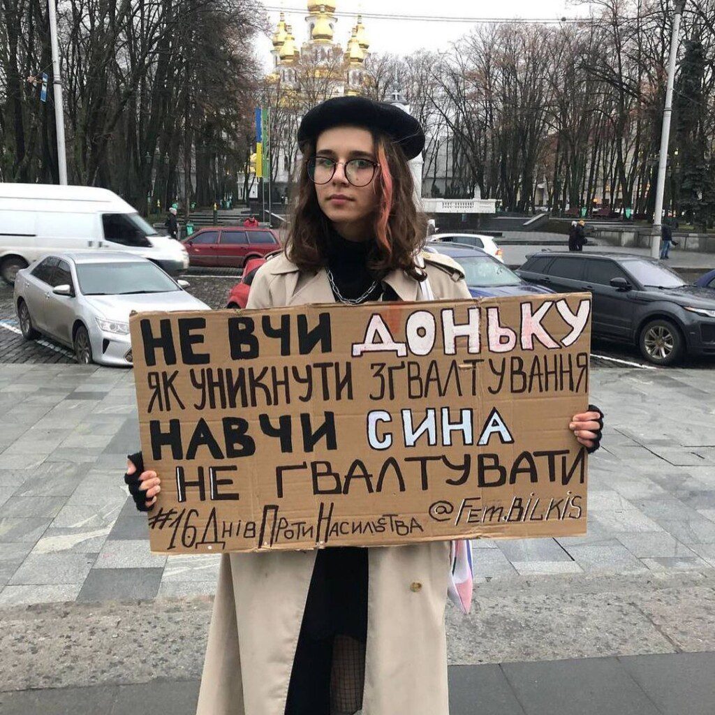 Вісник сексизму vol. 61: Жінки і військкомат